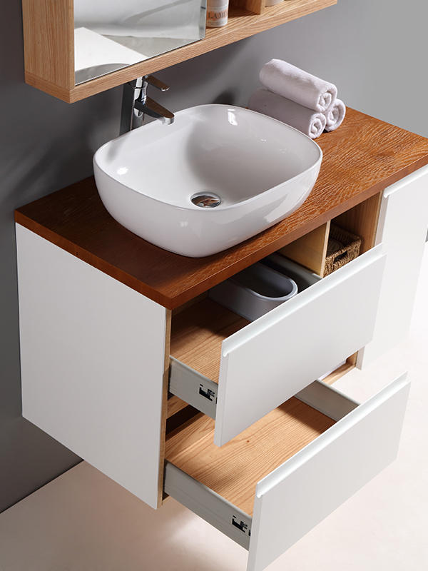 Mueble de baño clásico suspendido con lavabo de cerámica